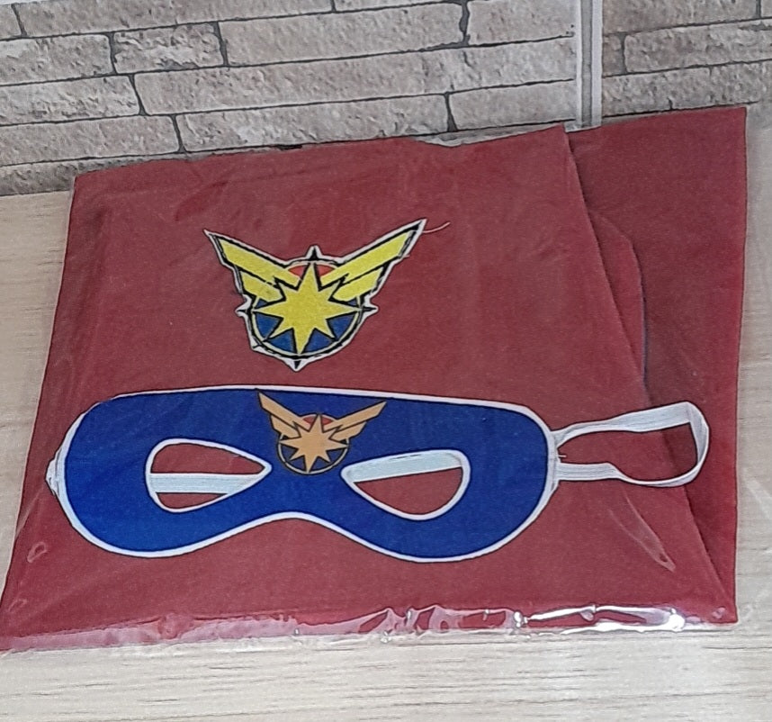 Capas de Superheroes y antifaz